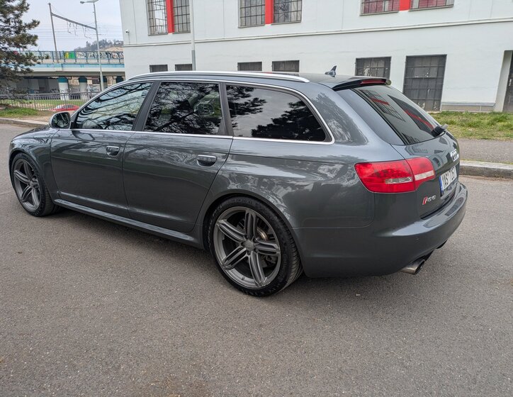 Audi RS6 Kombi 5,0 l 426 kw