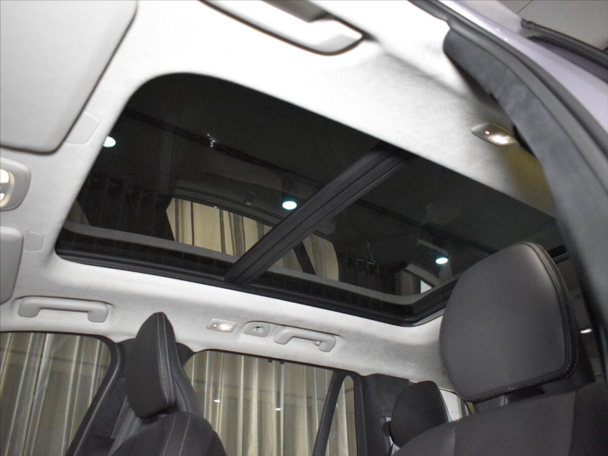 Volvo XC90 SUV / Terénní 2,0 l 228 kw