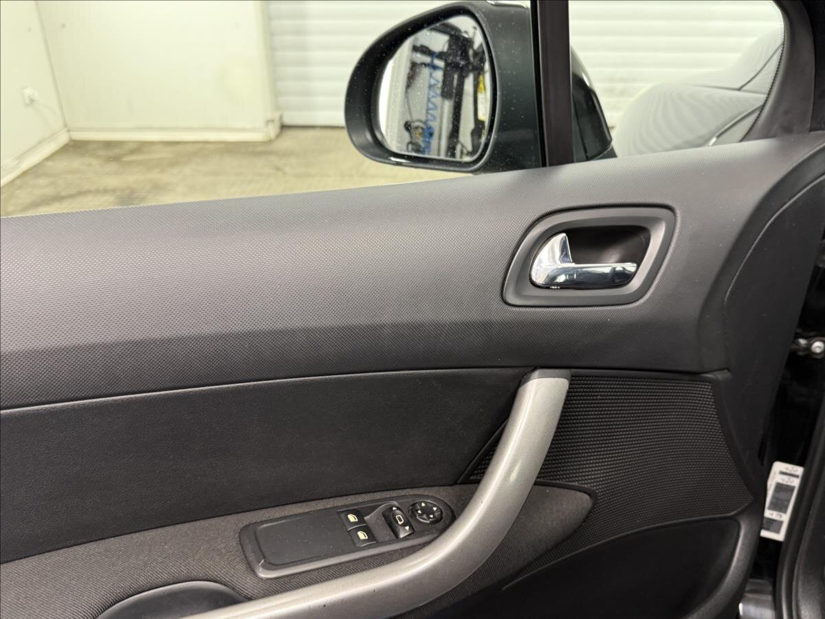 Peugeot 308 Hatchback 1,4 l 70 kw