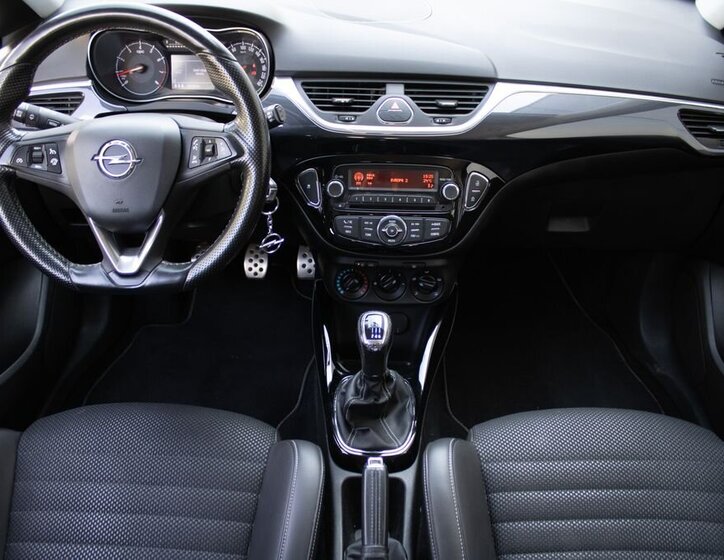 Opel Corsa Hatchback 1,6 l 152 kw