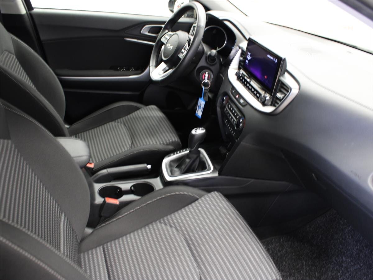 KIA Ceed Hatchback 1,5 l 117 kw