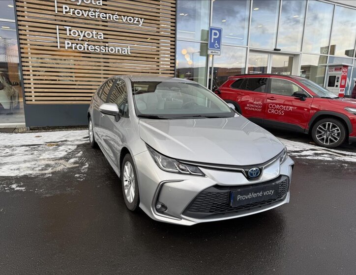 Toyota Corolla Sedan / Limuzína 1,8 l 72 kw