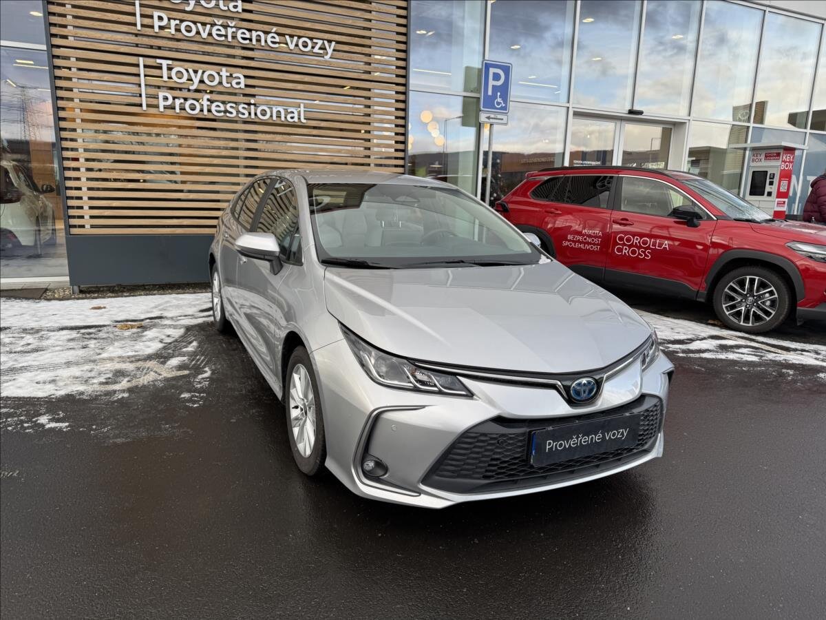 Toyota Corolla Sedan / Limuzína 1,8 l 72 kw