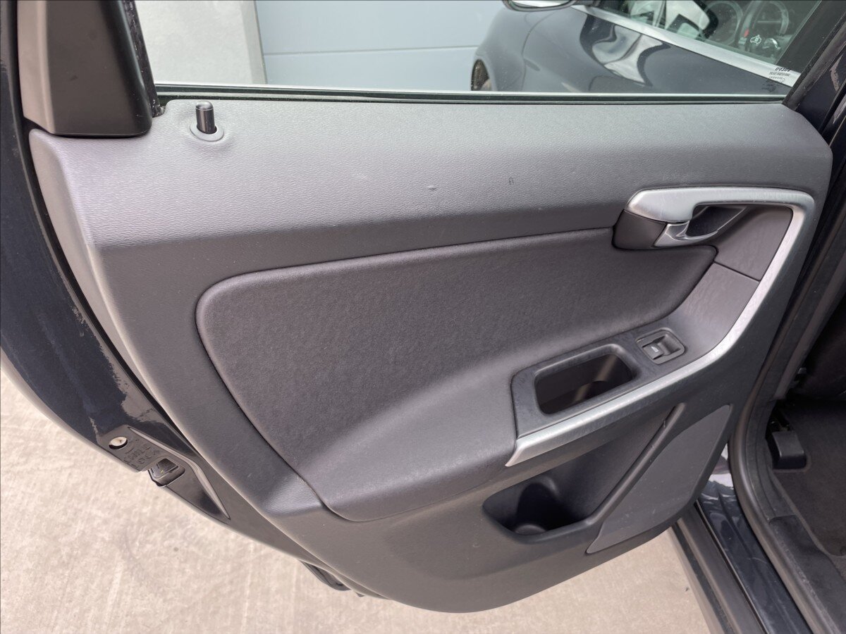 Volvo XC60 Kombi 2,4 l 151 kw