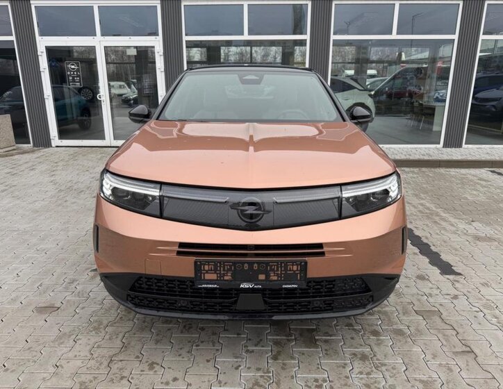 Opel Grandland SUV / Terénní 1,2 l 107 kw