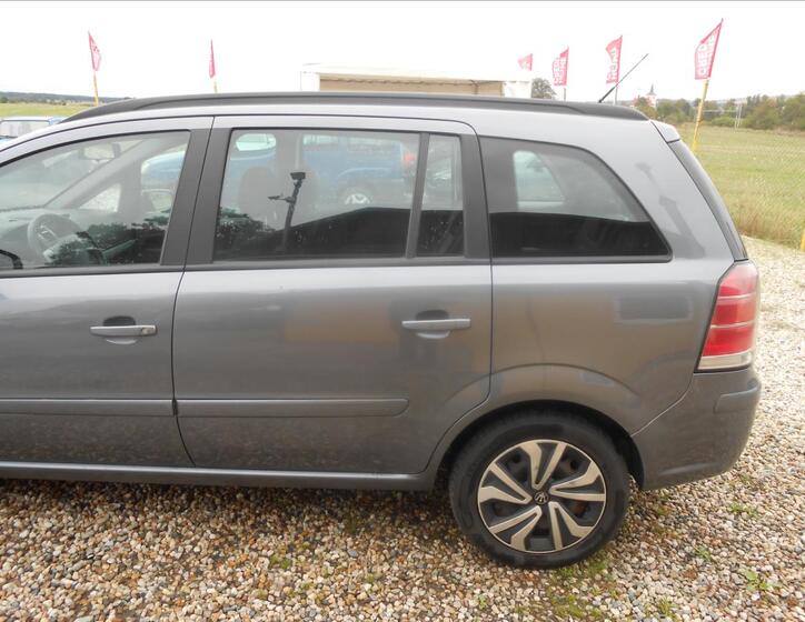 Opel Zafira 9