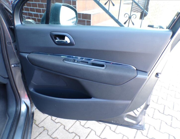 Peugeot 5008 Kombi 1,6 l 115 kw