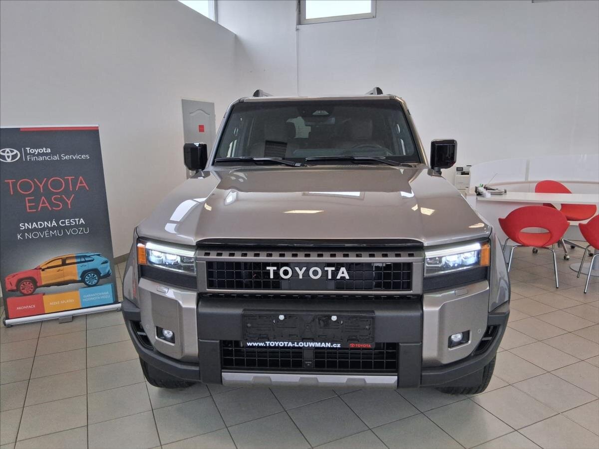 Toyota Land Cruiser SUV 2,8 l 151 kw