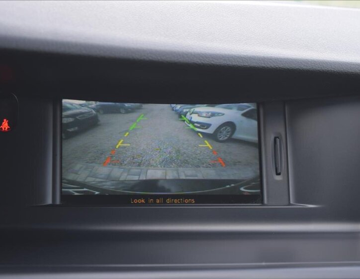 Renault Latitude Sedan / Limuzína 2,0 l 110 kw