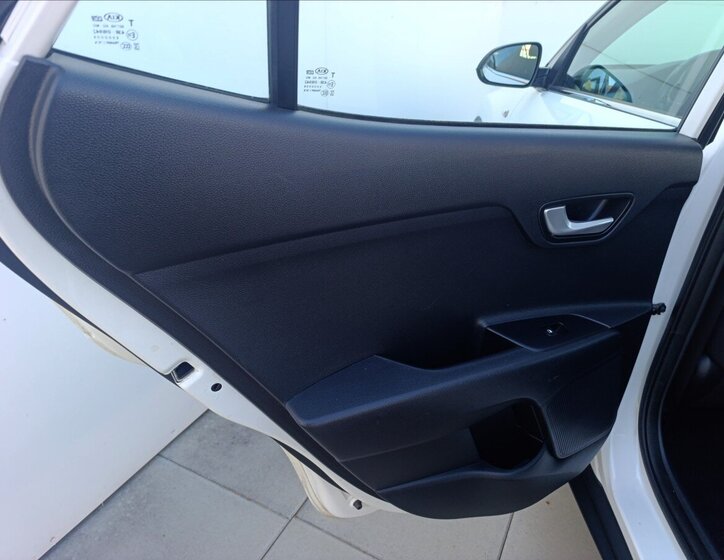 KIA Stonic Hatchback 1,4 l 73 kw