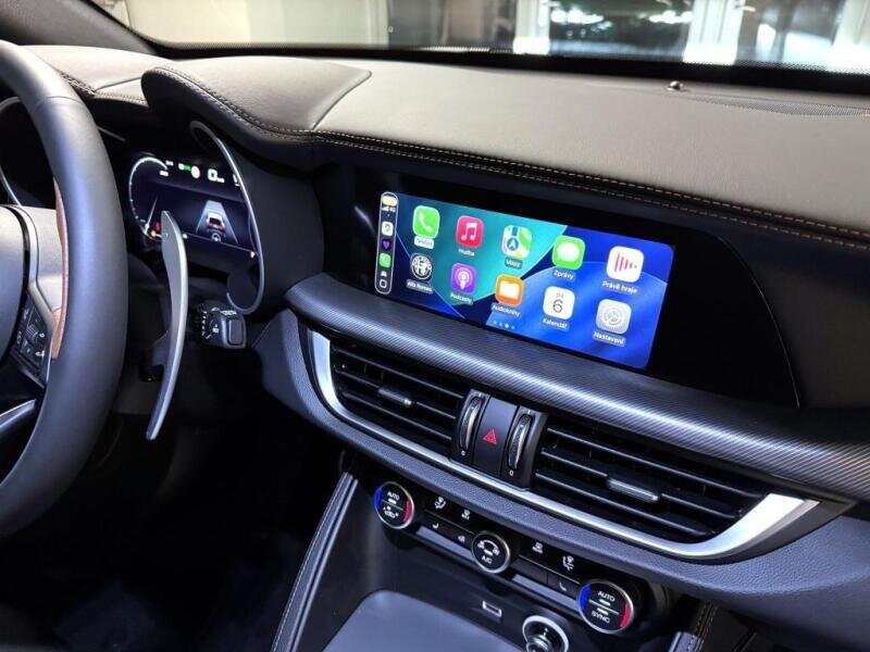 Alfa Romeo Stelvio SUV / Terénní 2,0 l 206 kw