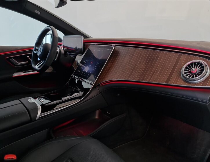 Mercedes-Benz EQE 13