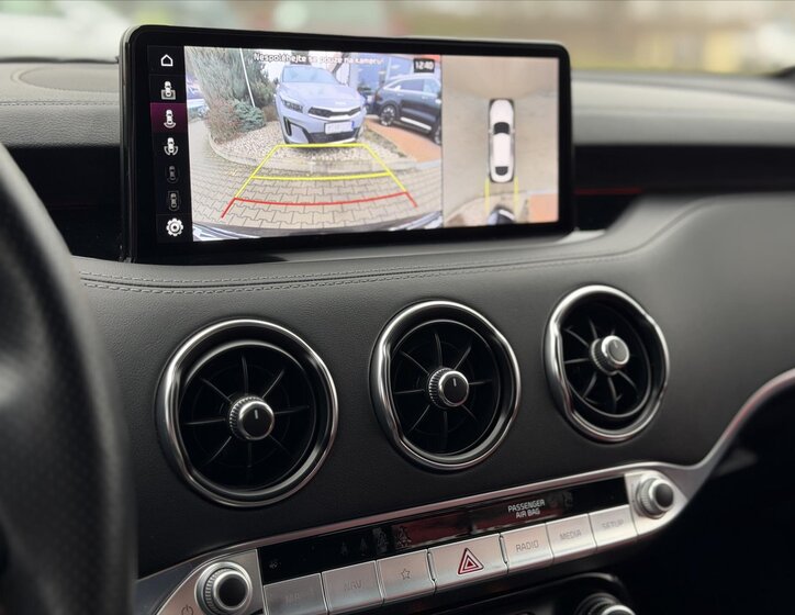 KIA Stinger Hatchback 3,3 l 269 kw