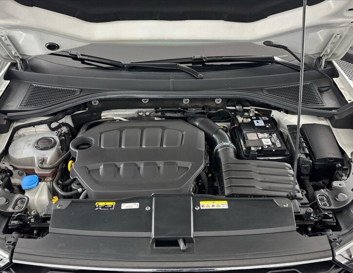 Volkswagen T-Roc SUV / Terénní 2,0 l 221 kw