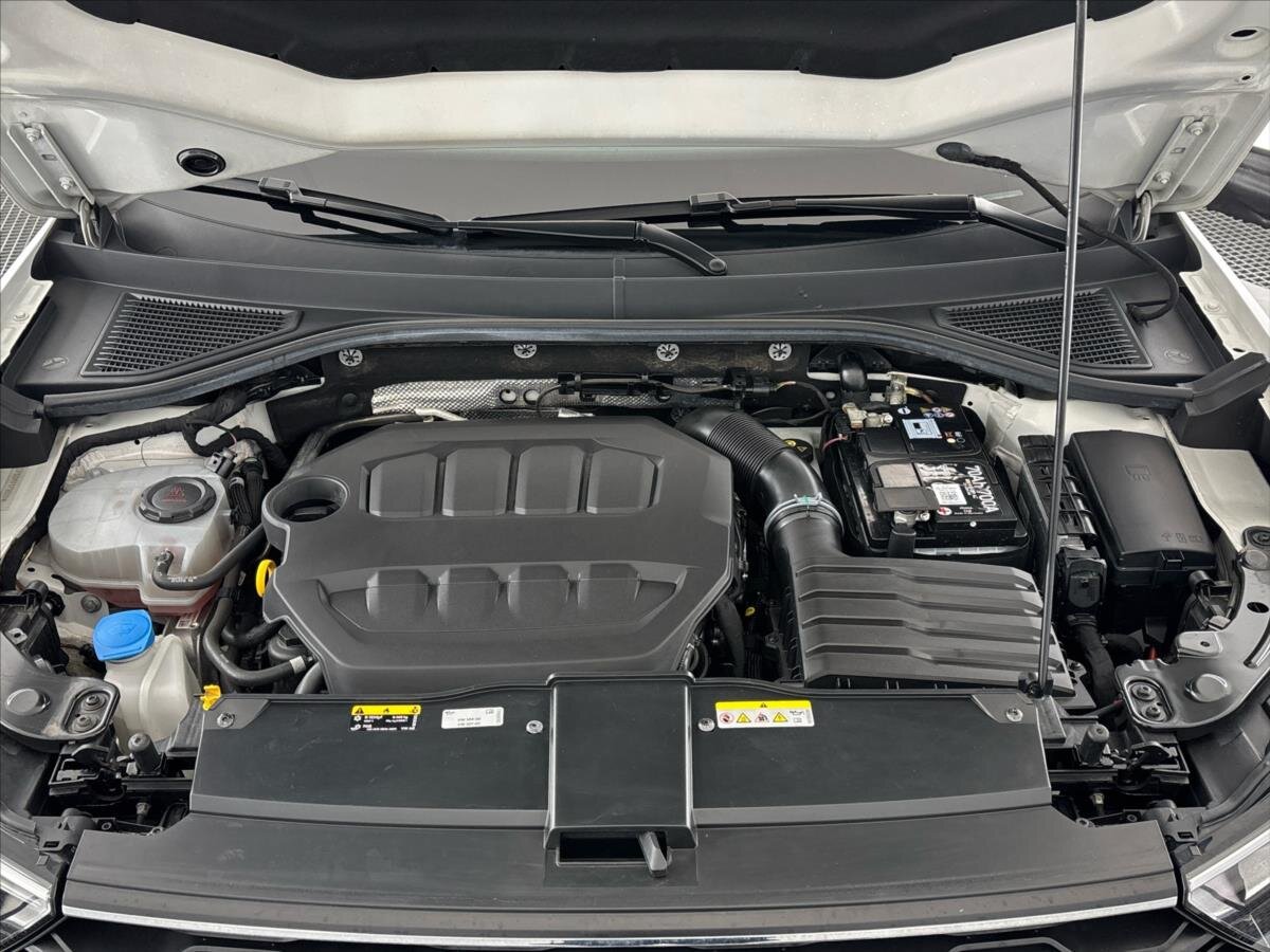 Volkswagen T-Roc SUV / Terénní 2,0 l 221 kw