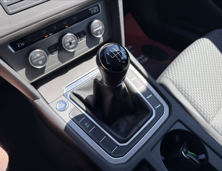 Volkswagen Passat Ostatní 1,6 l 88 kw