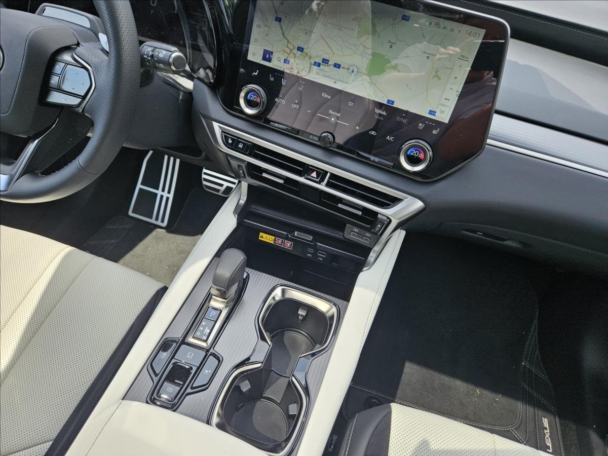 Lexus RX 500h SUV / Terénní 2,4 l 273 kw