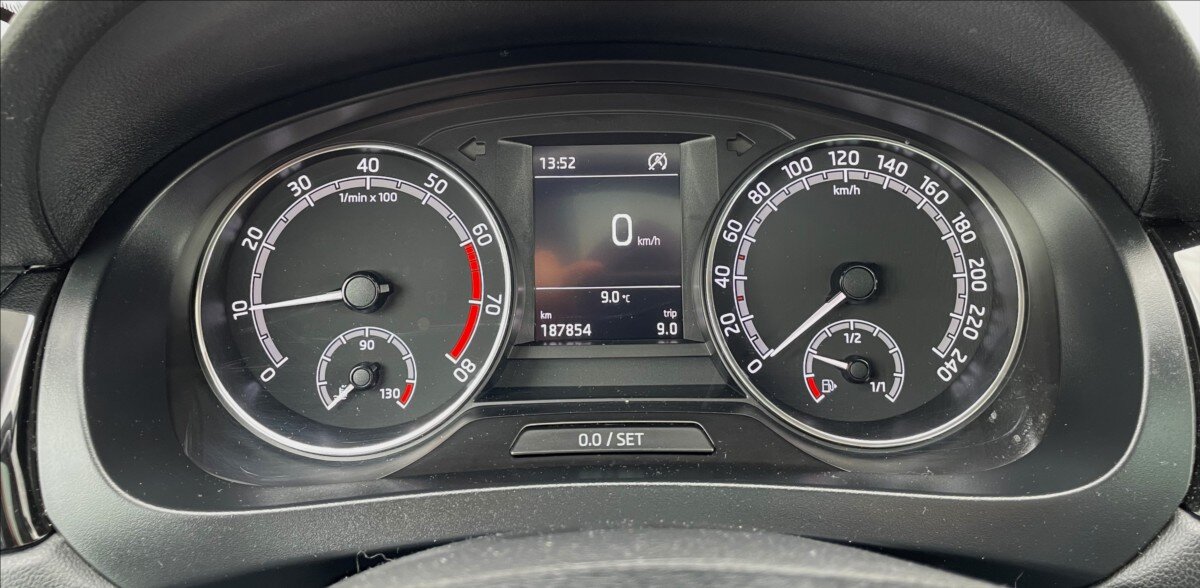 Škoda Rapid Hatchback 999,0 70 kw