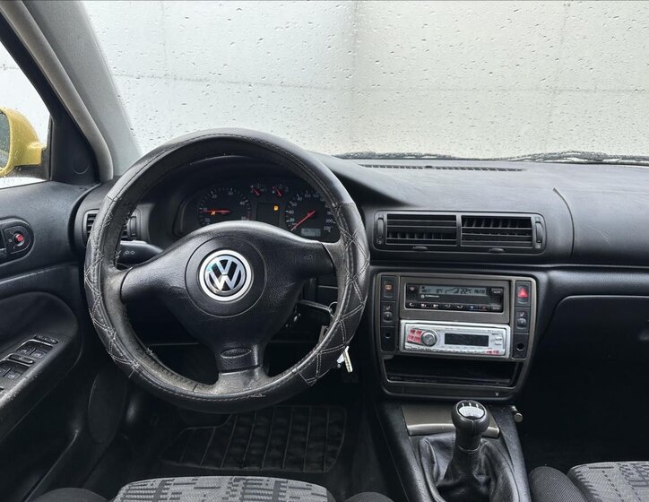 Volkswagen Passat Sedan / Limuzína 1,9 l 81 kw