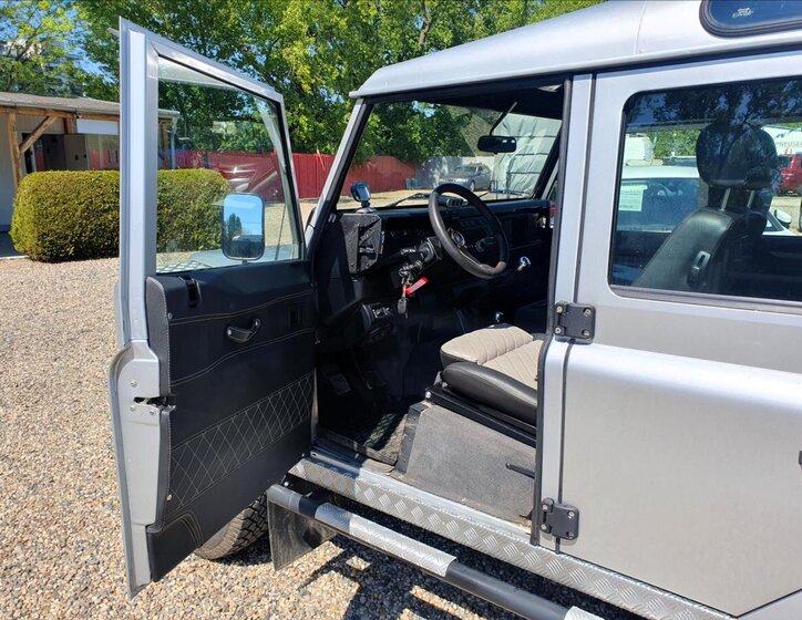 Land Rover Defender Ostatní 2,5 l 90 kw
