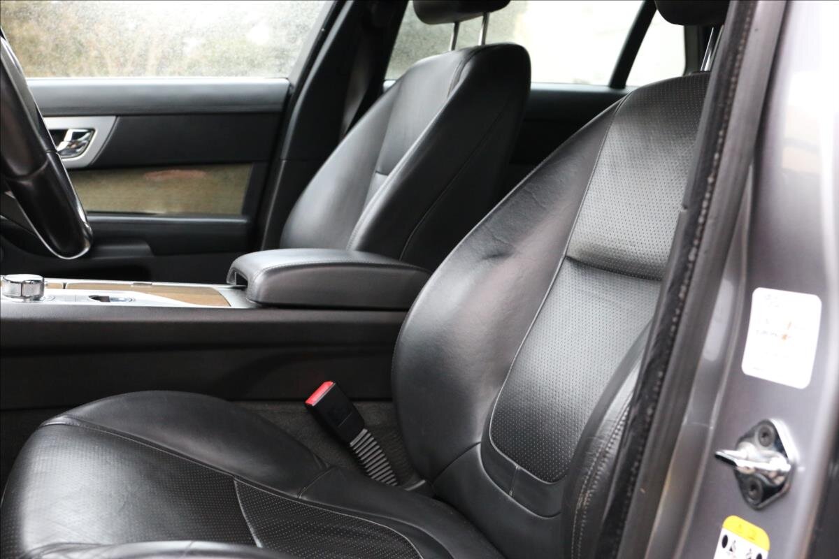 Jaguar XF Kombi 3,0 l 177 kw