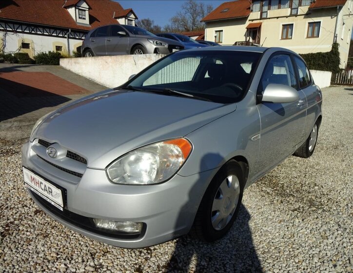Hyundai Accent Hatchback 1,4 l 71 kw
