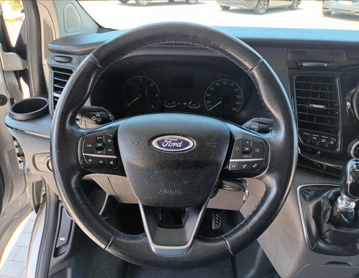 Ford Tourneo Custom VAN / Minibus 2,0 l 96 kw