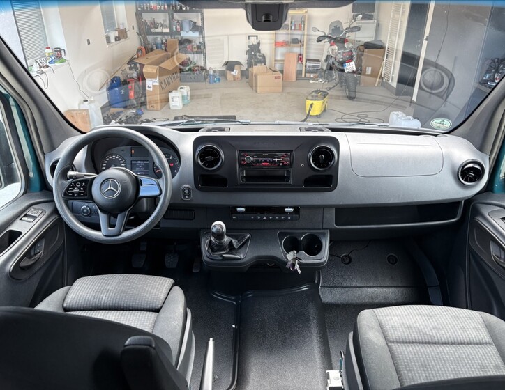 Mercedes-Benz Sprinter 9