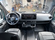 Mercedes-Benz Sprinter 9