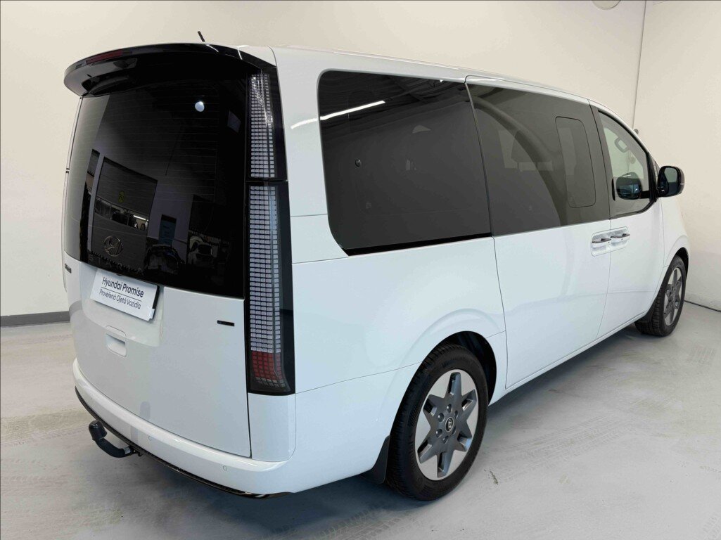Hyundai Staria MPV 2,2 l 130 kw