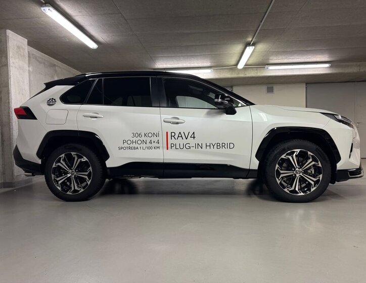 Toyota RAV4 SUV 2,5 l 228 kw