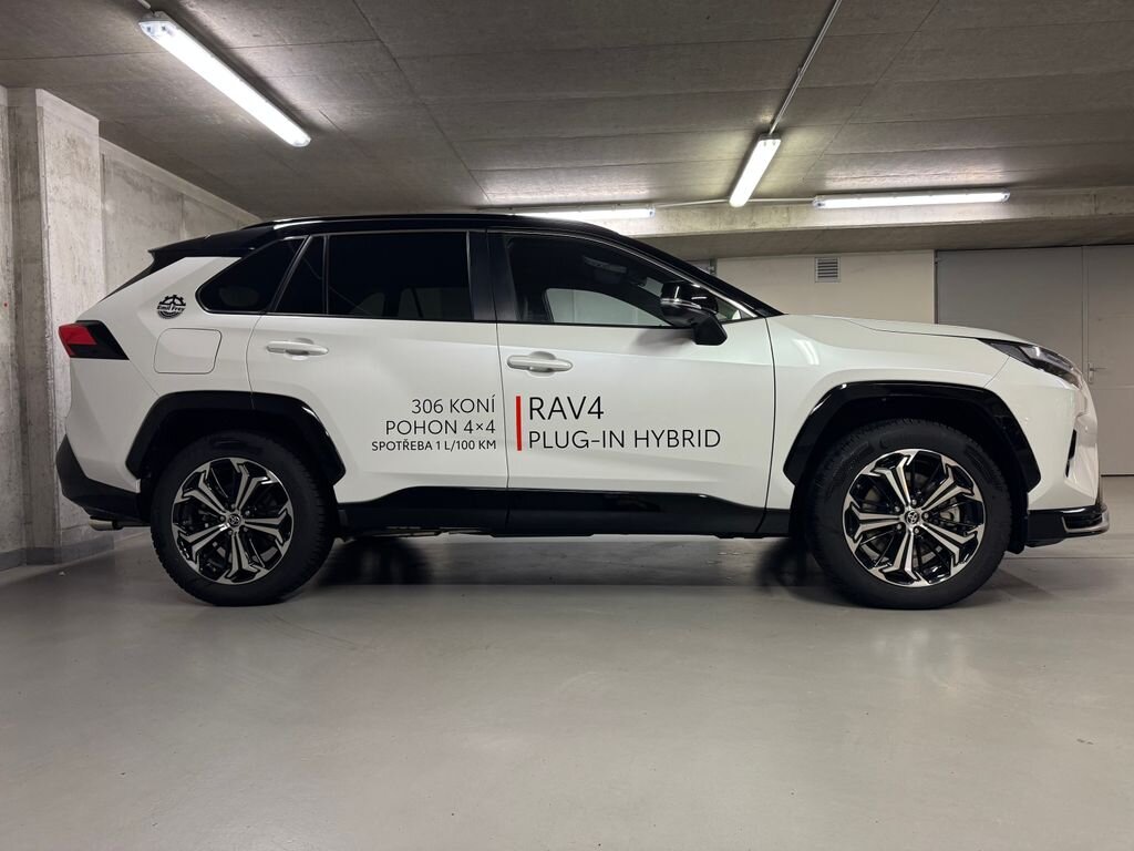 Toyota RAV4 SUV 2,5 l 228 kw