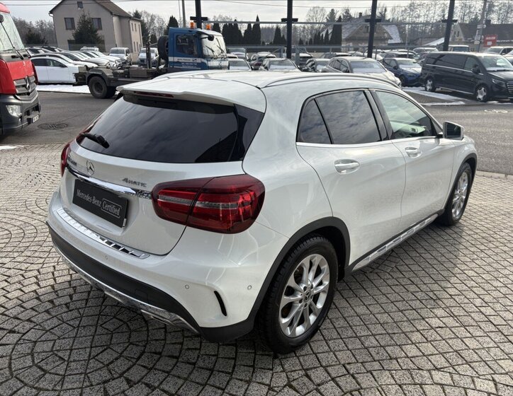 Mercedes-Benz GLA SUV 2,0 l 135 kw