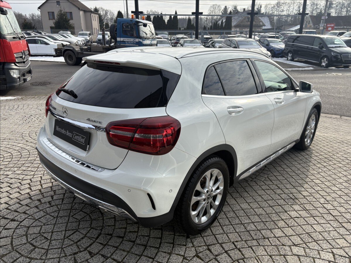 Mercedes-Benz GLA SUV 2,0 l 135 kw