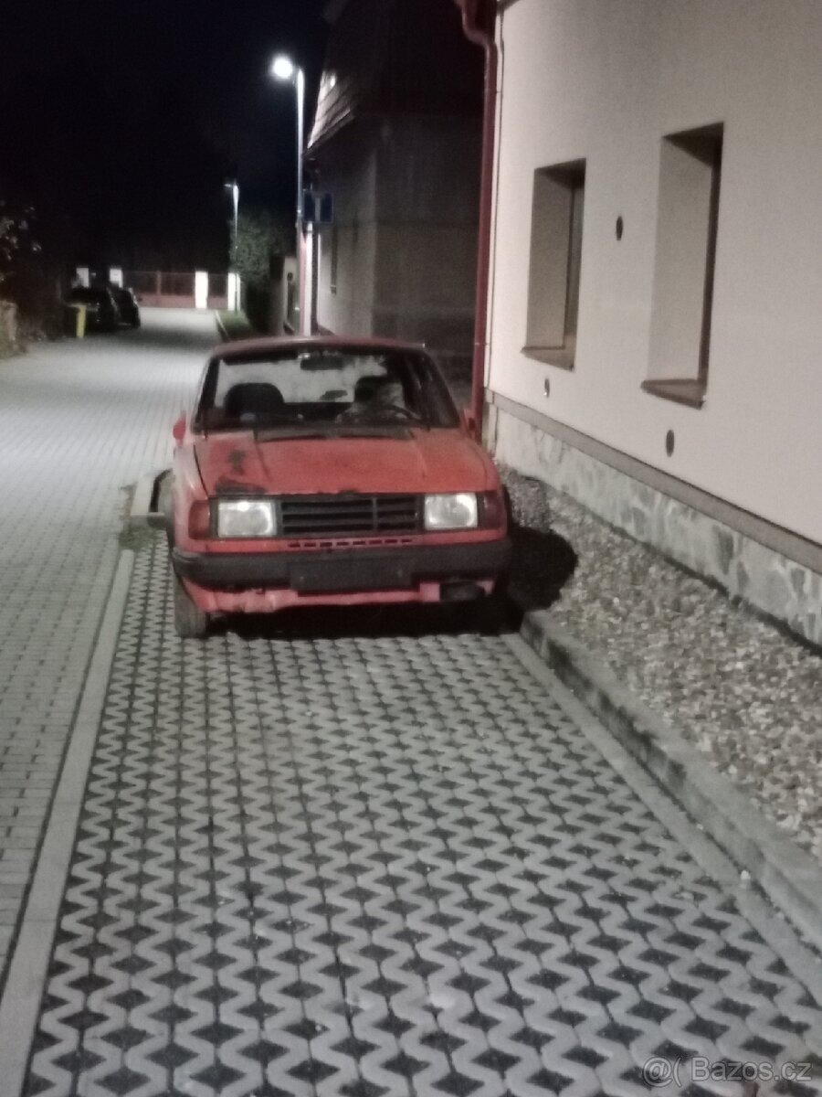 Škoda 120 Sedan / Limuzína 0,0 0