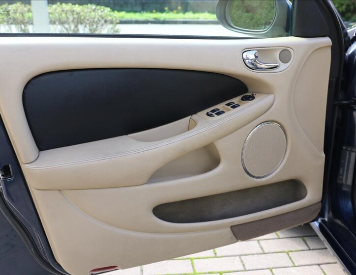 Jaguar X-Type Sedan 2,2 l 114 kw