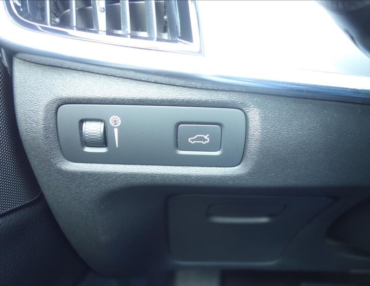 Volvo V90 Kombi 2,0 l 140 kw