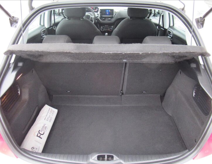 Peugeot 208 Hatchback 1,2 l 60 kw