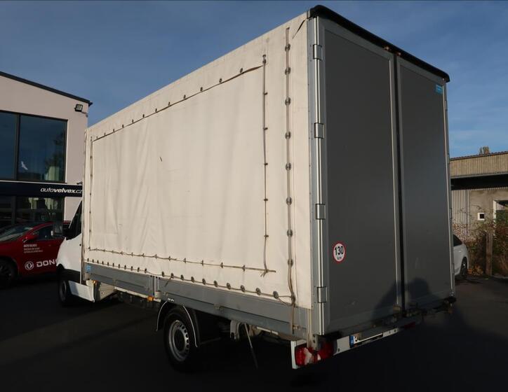 Mercedes-Benz Sprinter 4