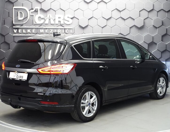 Ford S-MAX 5