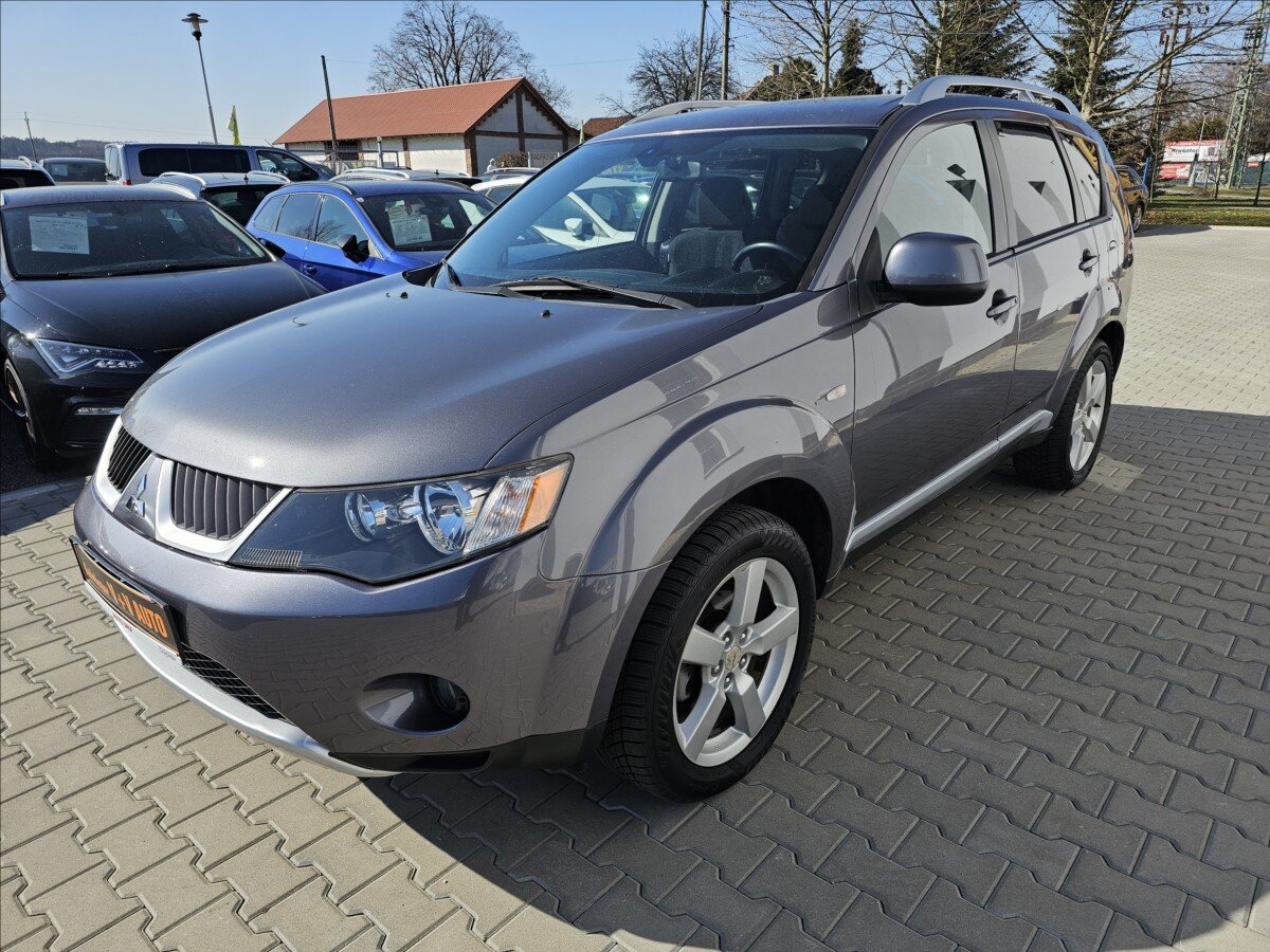 Mitsubishi Outlander SUV / Terénní 2,2 l 115 kw