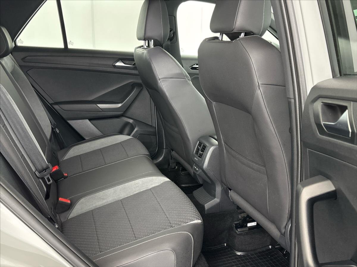 Volkswagen T-Roc SUV / Terénní 2,0 l 221 kw