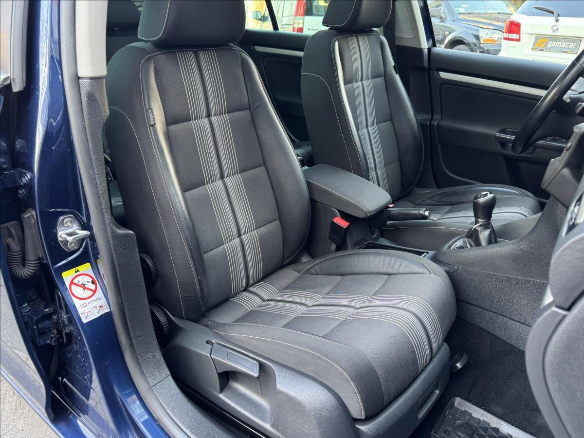 Volkswagen Golf Kombi 1,6 l 77 kw