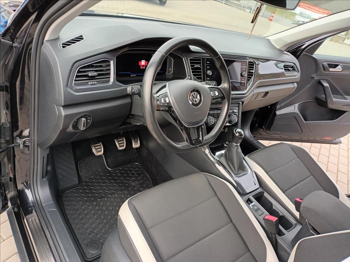 Volkswagen T-Roc SUV / Terénní 1,5 l 110 kw
