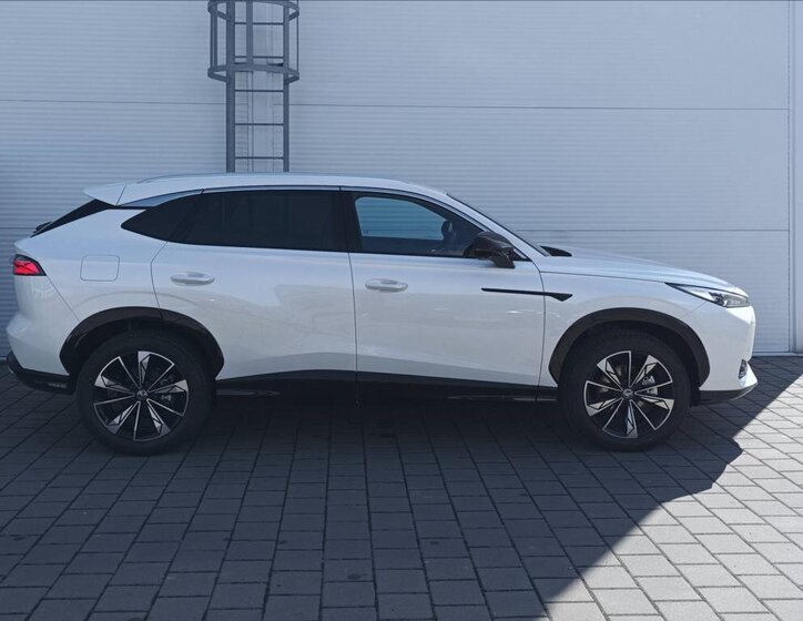 MG HS SUV / Terénní 1,5 l 125 kw