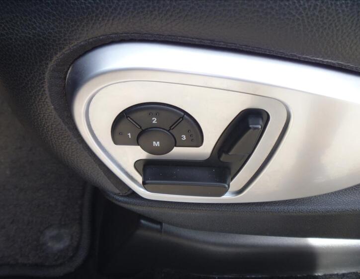 Mercedes-Benz Třídy M 8