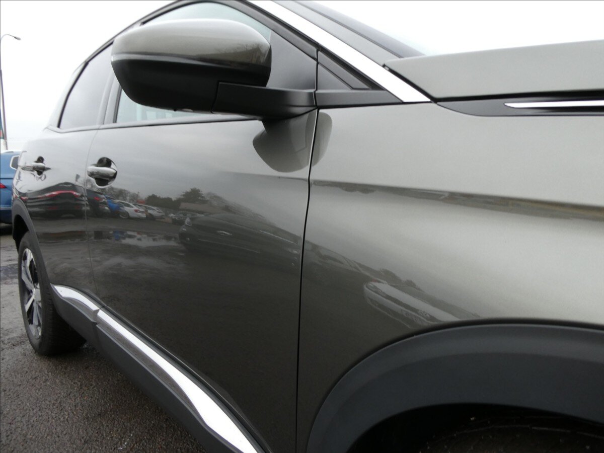 Peugeot 3008 SUV 1,6 l 121 kw