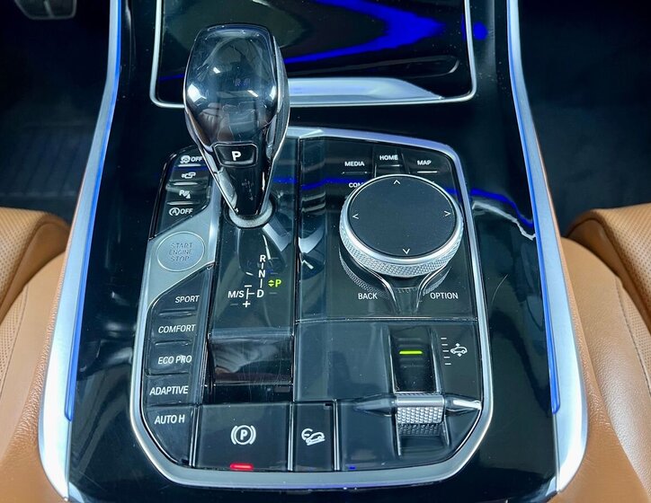 BMW X7 SUV / Terénní 3,0 l 250 kw