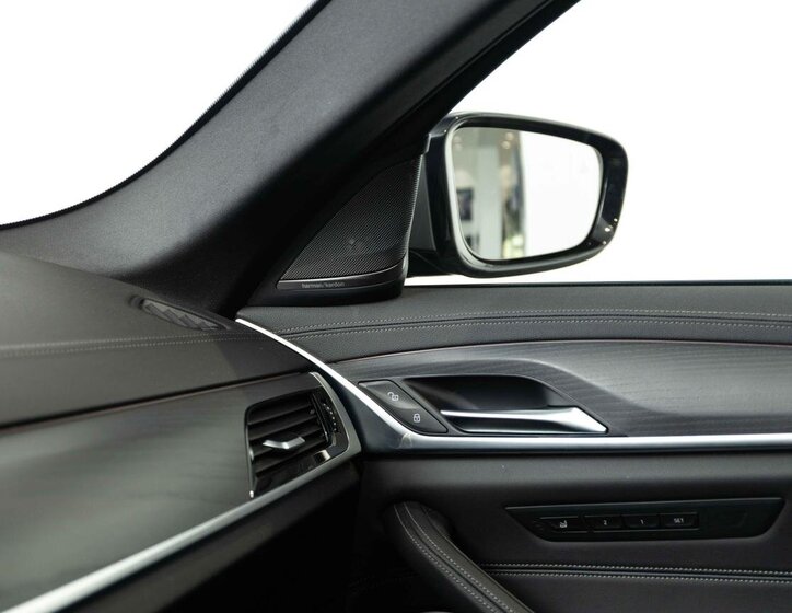 BMW Řada 5 Sedan / Limuzína 4,4 l 390 kw