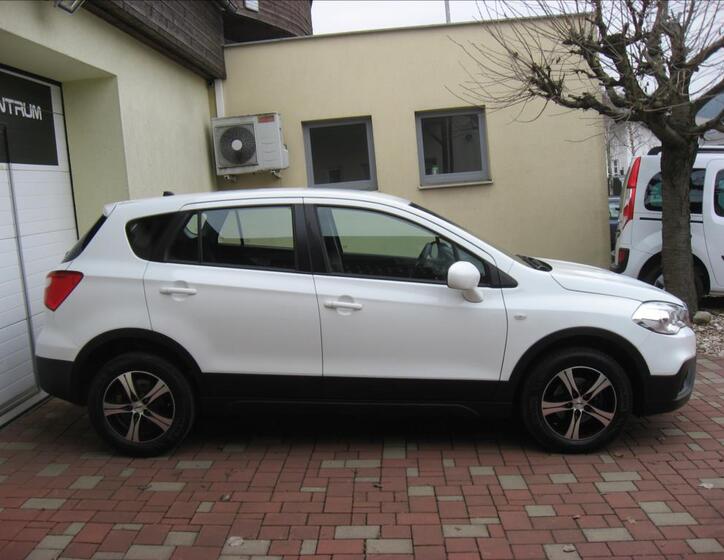 Suzuki S-Cross 6